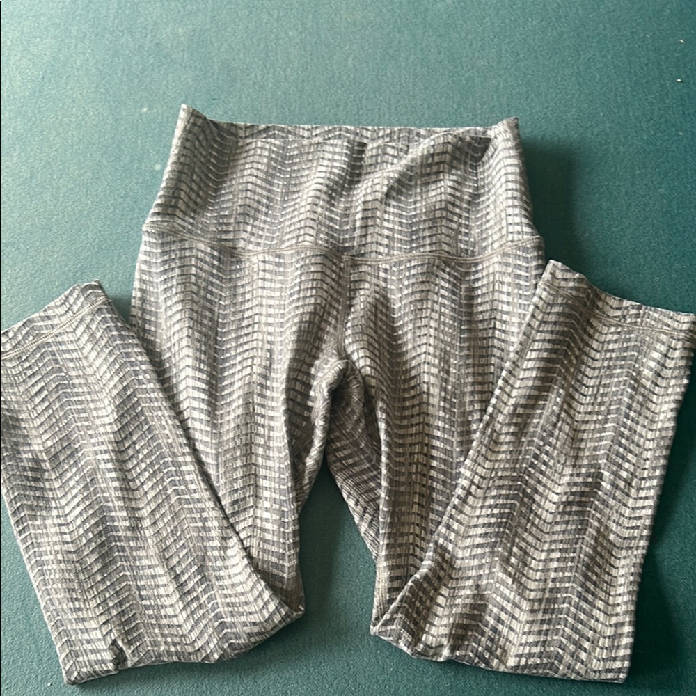 Lululemon Athletica Gray Patterned Leggings